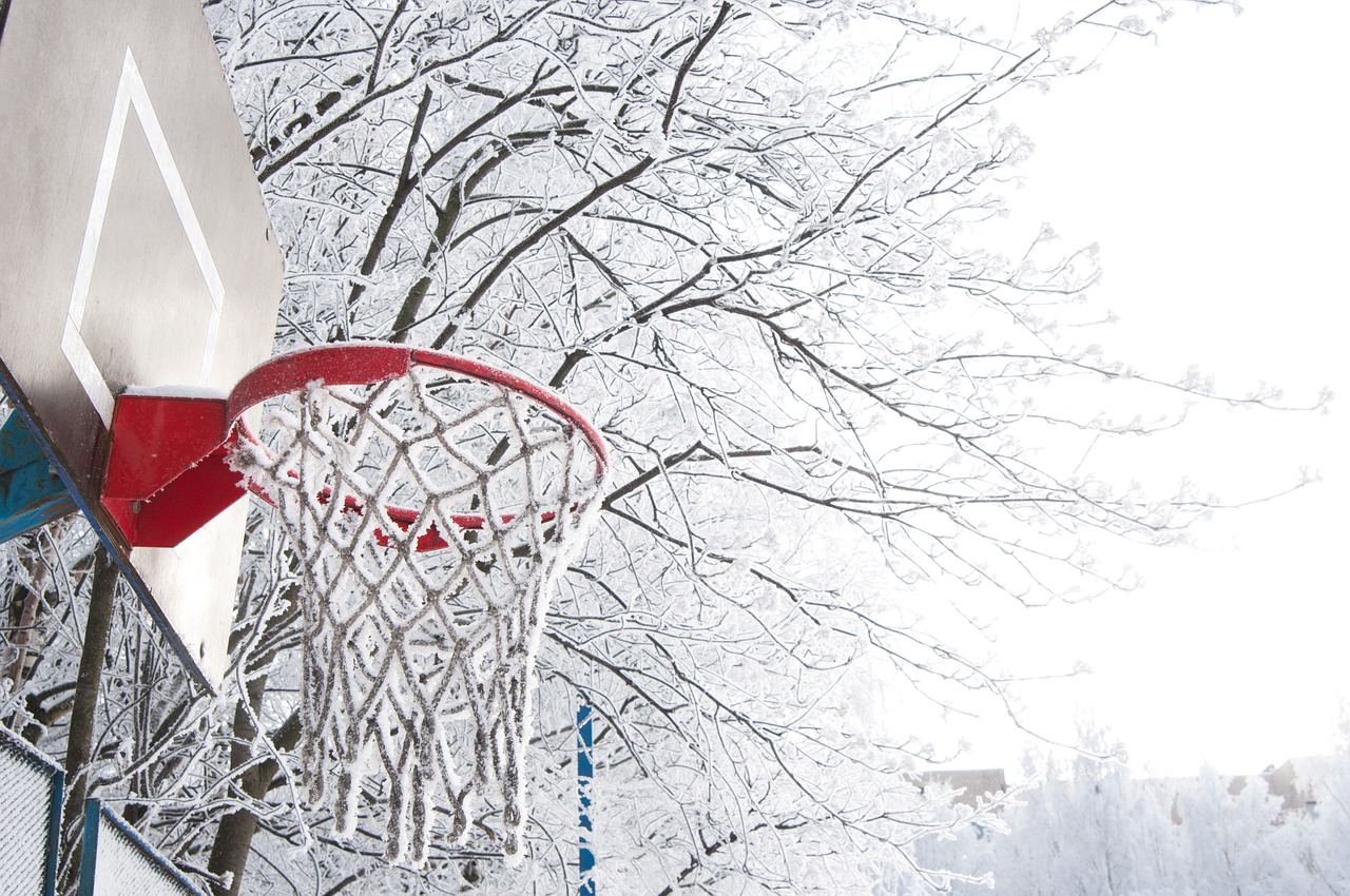 东北局地特大暴雪破纪录，气象奇观与影响深度解析