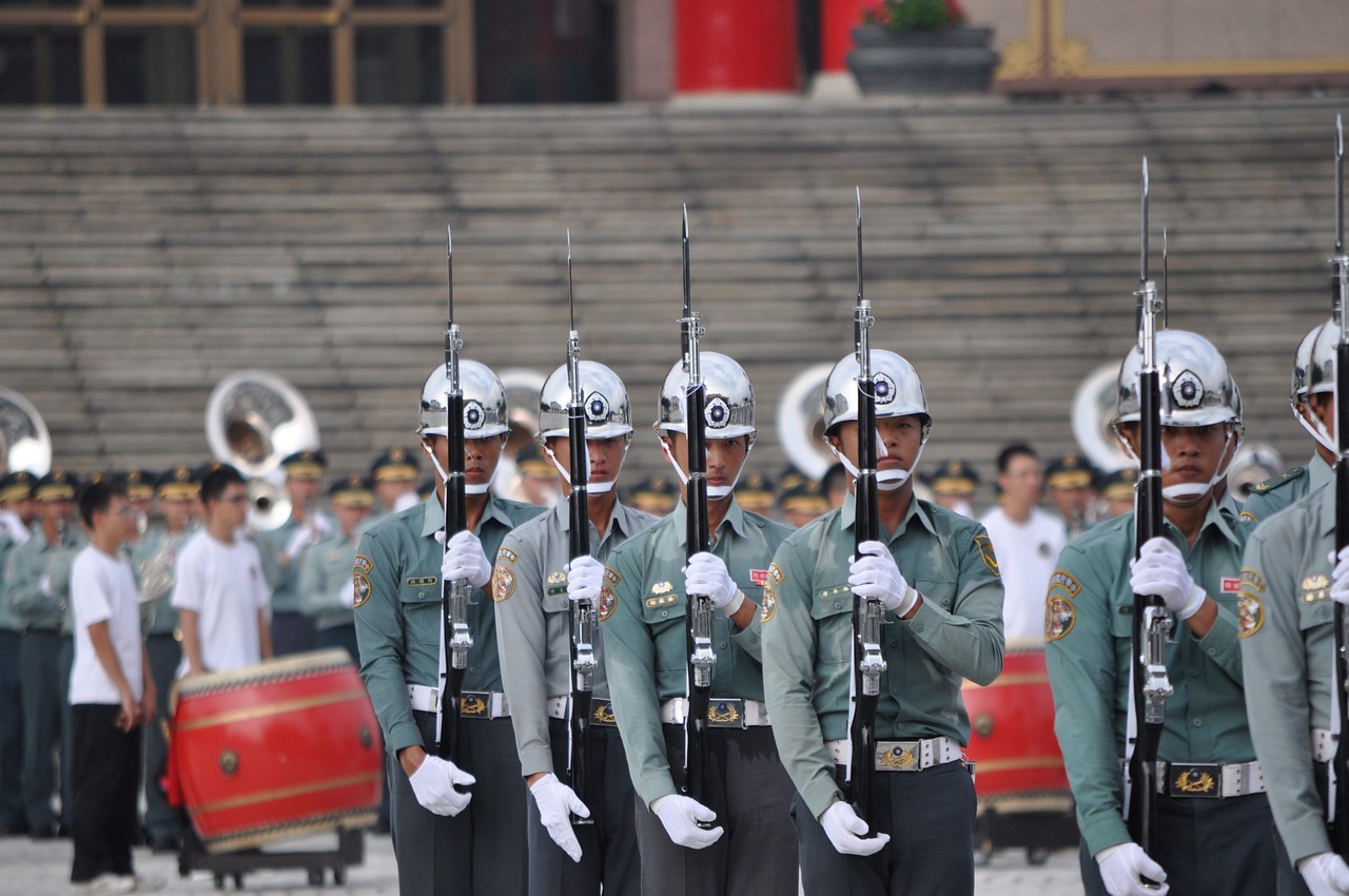 哥伦比亚民族解放军叛军袭击哥伦比亚东部军事基地，至少16名士兵受伤